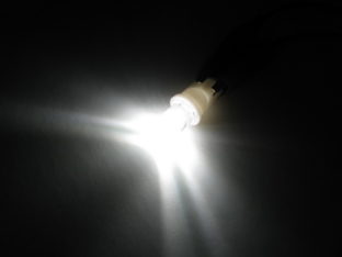 T10 W5W LED lampa med 1x konkav LED för 12 V & 24 V